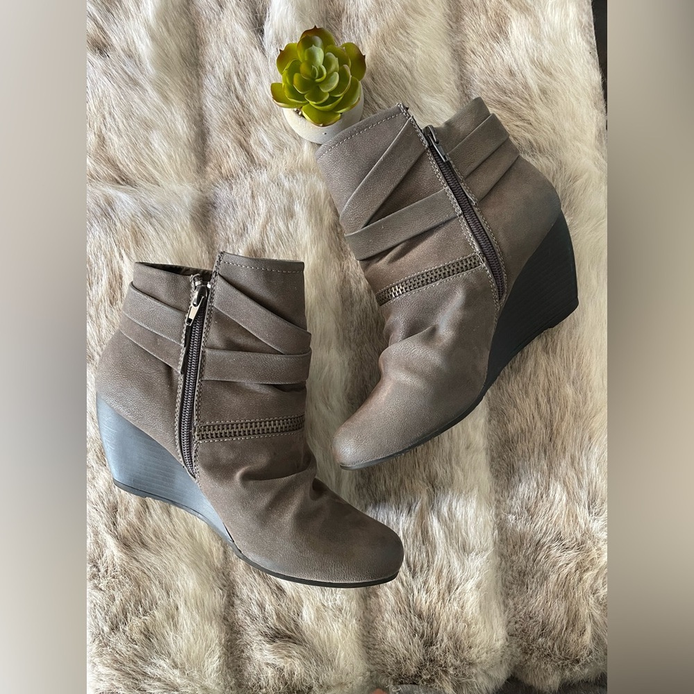 Women’s ankle boots wedge heel